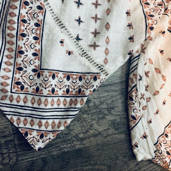 Rip Curl Off Shoulders Cropped Flare Sleeves Top - Picture 5 of 11